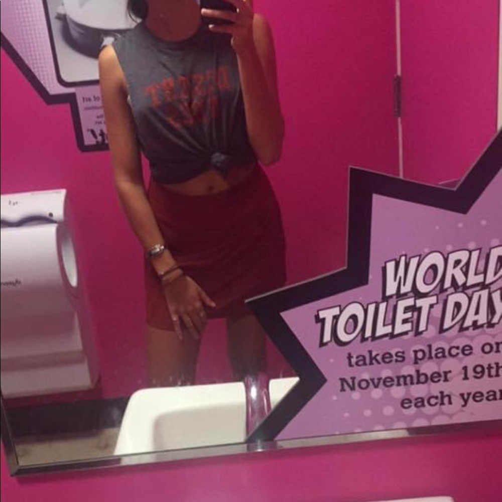 Forever 21 maroon velvet skirt. Worn once.